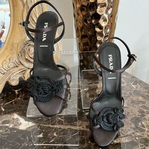 Prada Vero Cuoio Brown Satin Ankle Strap Heels w/Embroidered Design Sz IT37/US7